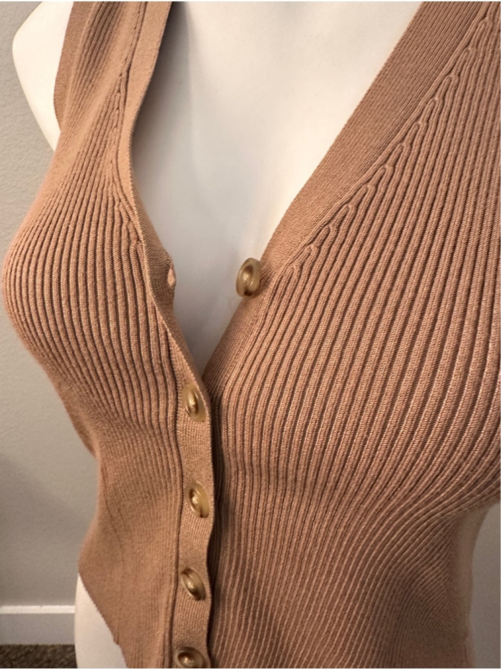 Marled Ribbed Button-Front Tank Top - Camel Brown - Picture 4 of 8